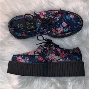 floral creepers
